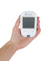 Glucomètre Spengler JT100 dans la main - Direct Médical